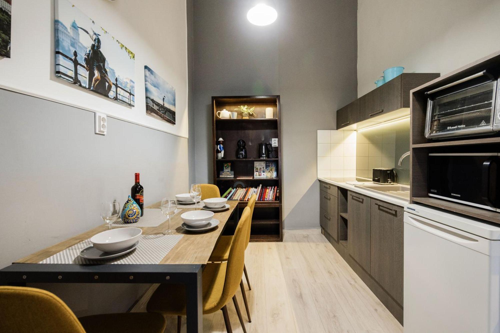 부다페스트 Urban Tranquillity By The Main Shopping Street 아파트 외부 사진