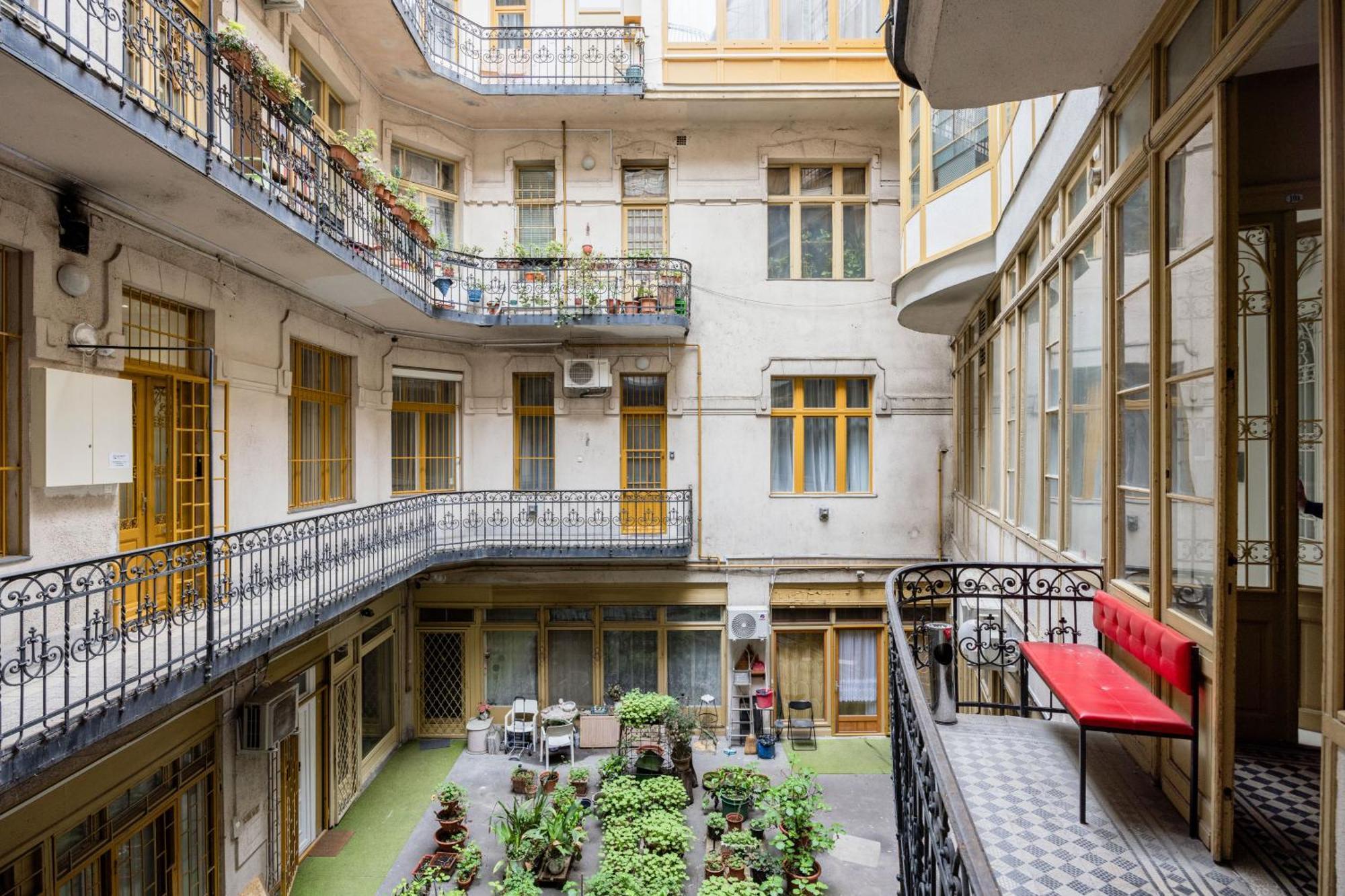 부다페스트 Urban Tranquillity By The Main Shopping Street 아파트 외부 사진